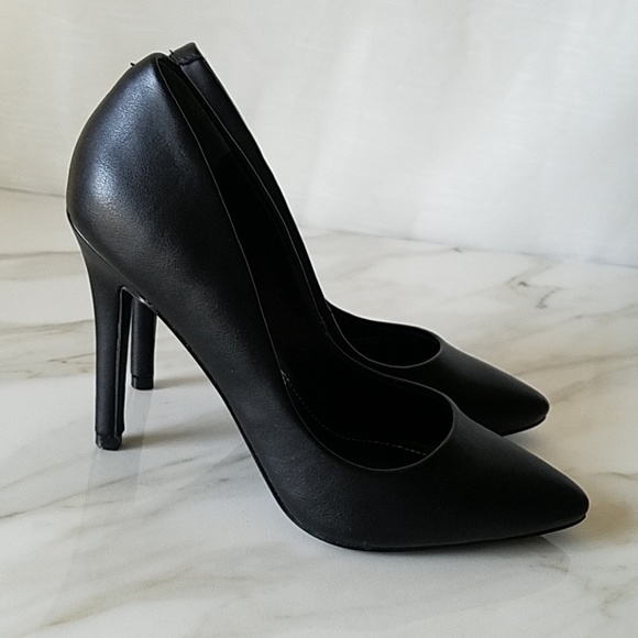 Charles David Shoes - black heel shoe Sz 4 .5